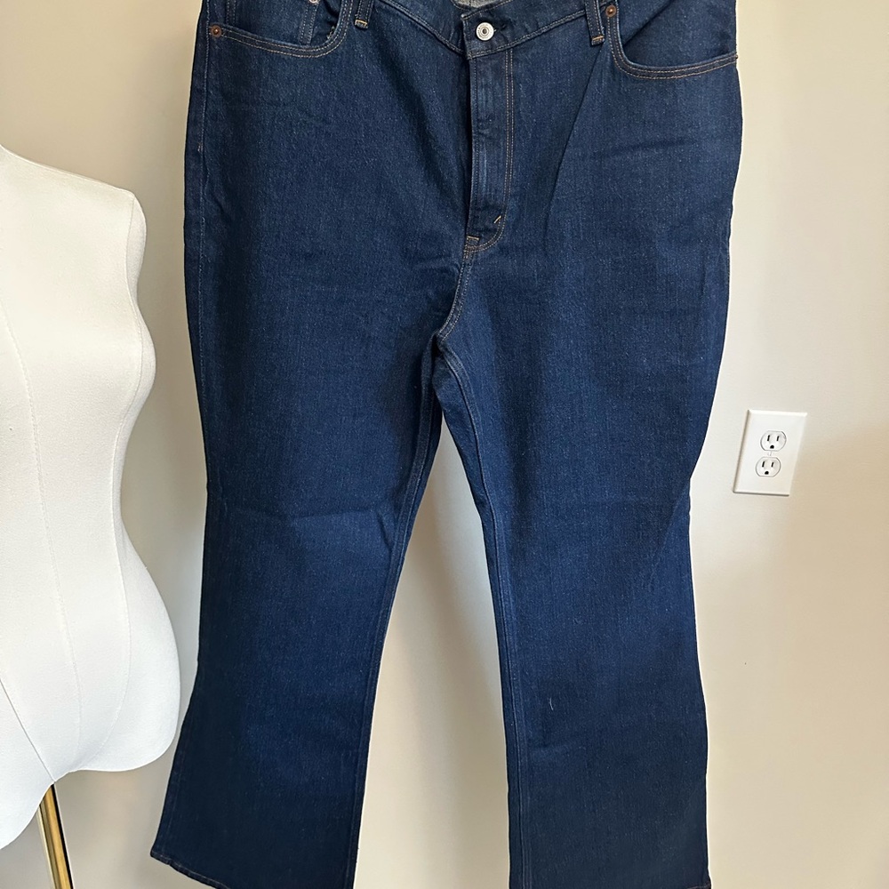 Abercrombie & Fitch Men’s Dark Blue Straight-Leg Jeans - Picture 3 of 4